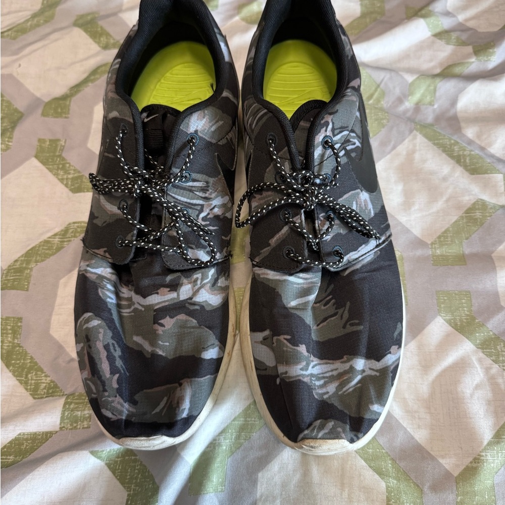 Nike Black Tiger Camo Rosche Runs